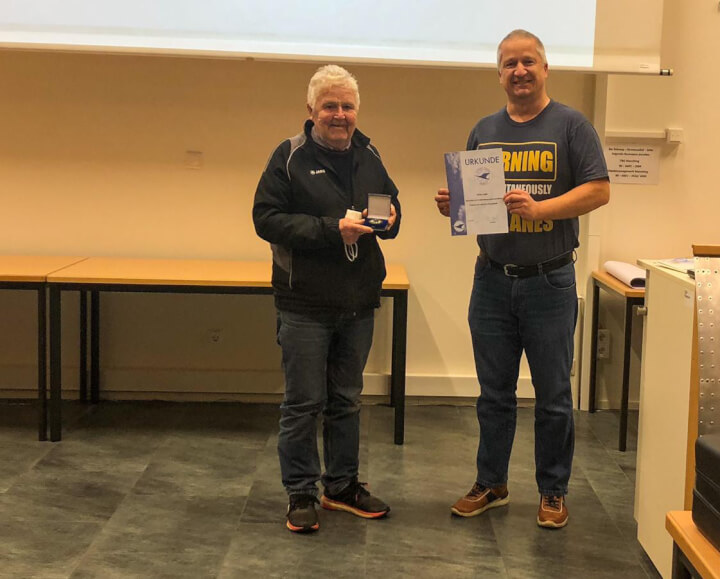 Heinz Galler erhält weiß-blaue Ehrenplakette des LVB